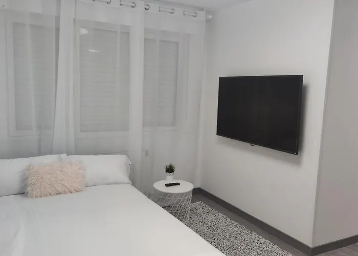 Casa Gascona Con Parking, Wifi Y Netflix Gratis!! By Delabra